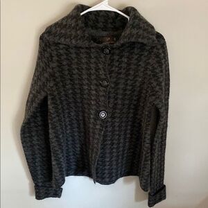 Penn Wright Manson Women's Houndstooth Cardigan Jacket. Black and Gray. Vintage